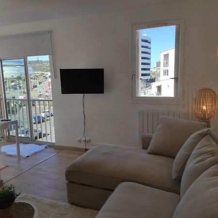 Centre Port,Studio Cosy,Vue Piscine Et Sur Le Parking Prive Ainsi Que Le Mont Saint Martin Agde Exteriör bild