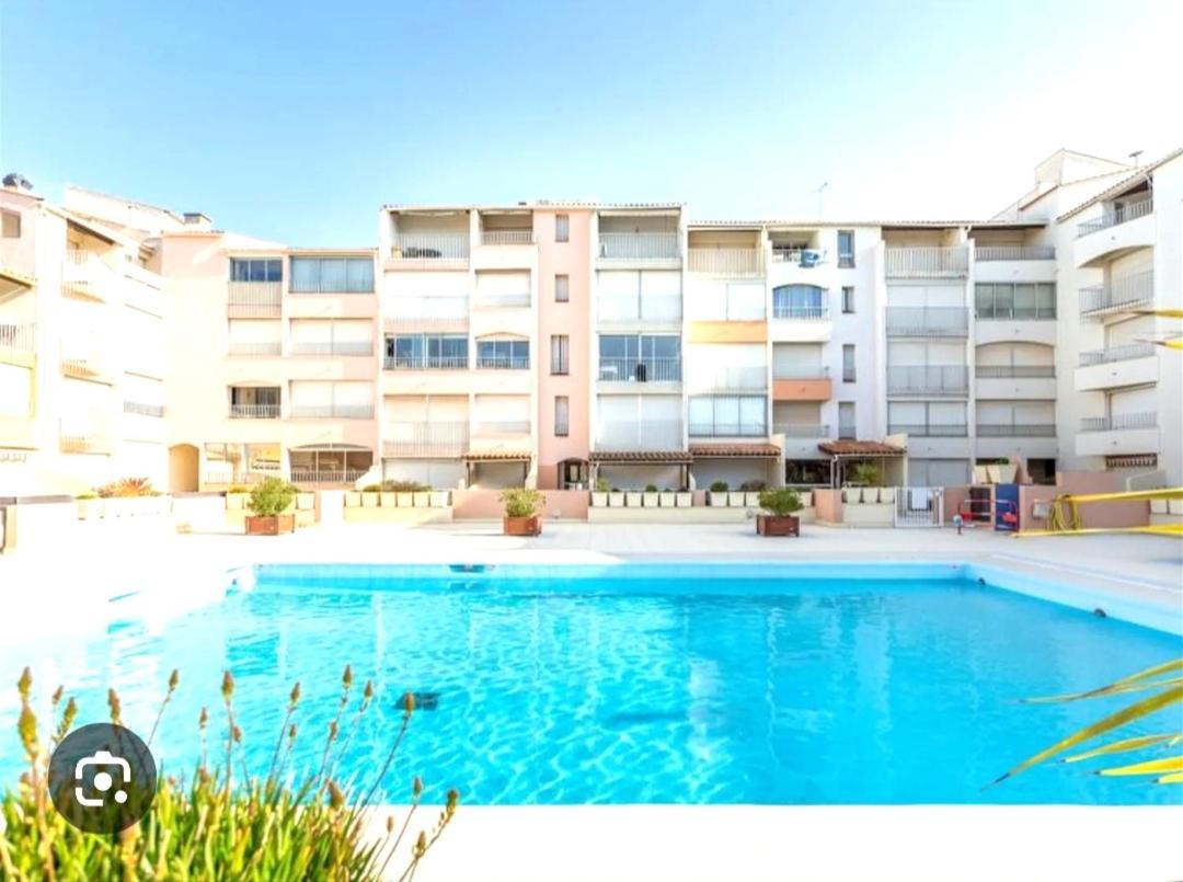 Centre Port,Studio Cosy,Vue Piscine Et Sur Le Parking Prive Ainsi Que Le Mont Saint Martin Agde Exteriör bild