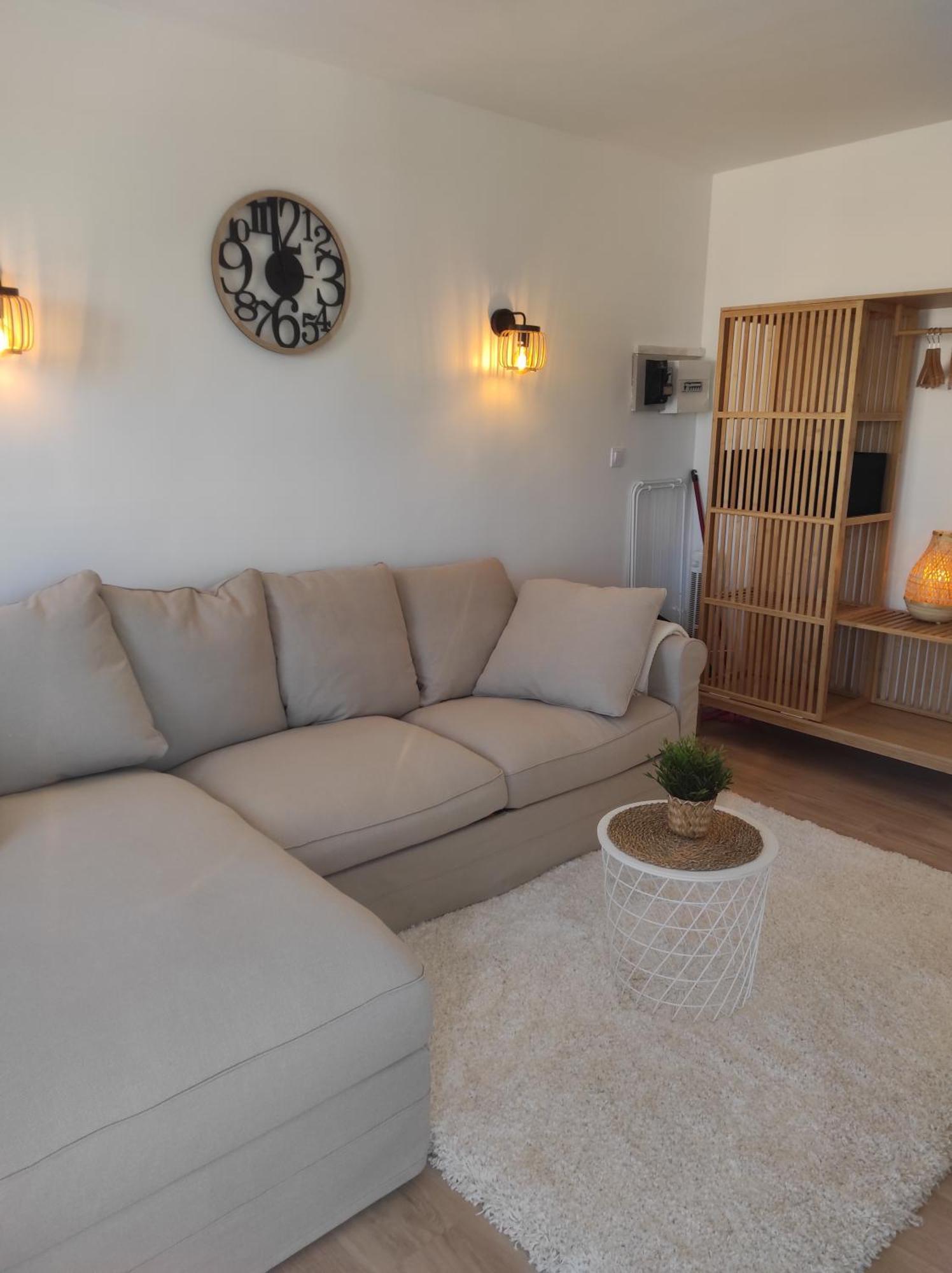 Centre Port,Studio Cosy,Vue Piscine Et Sur Le Parking Prive Ainsi Que Le Mont Saint Martin Agde Exteriör bild
